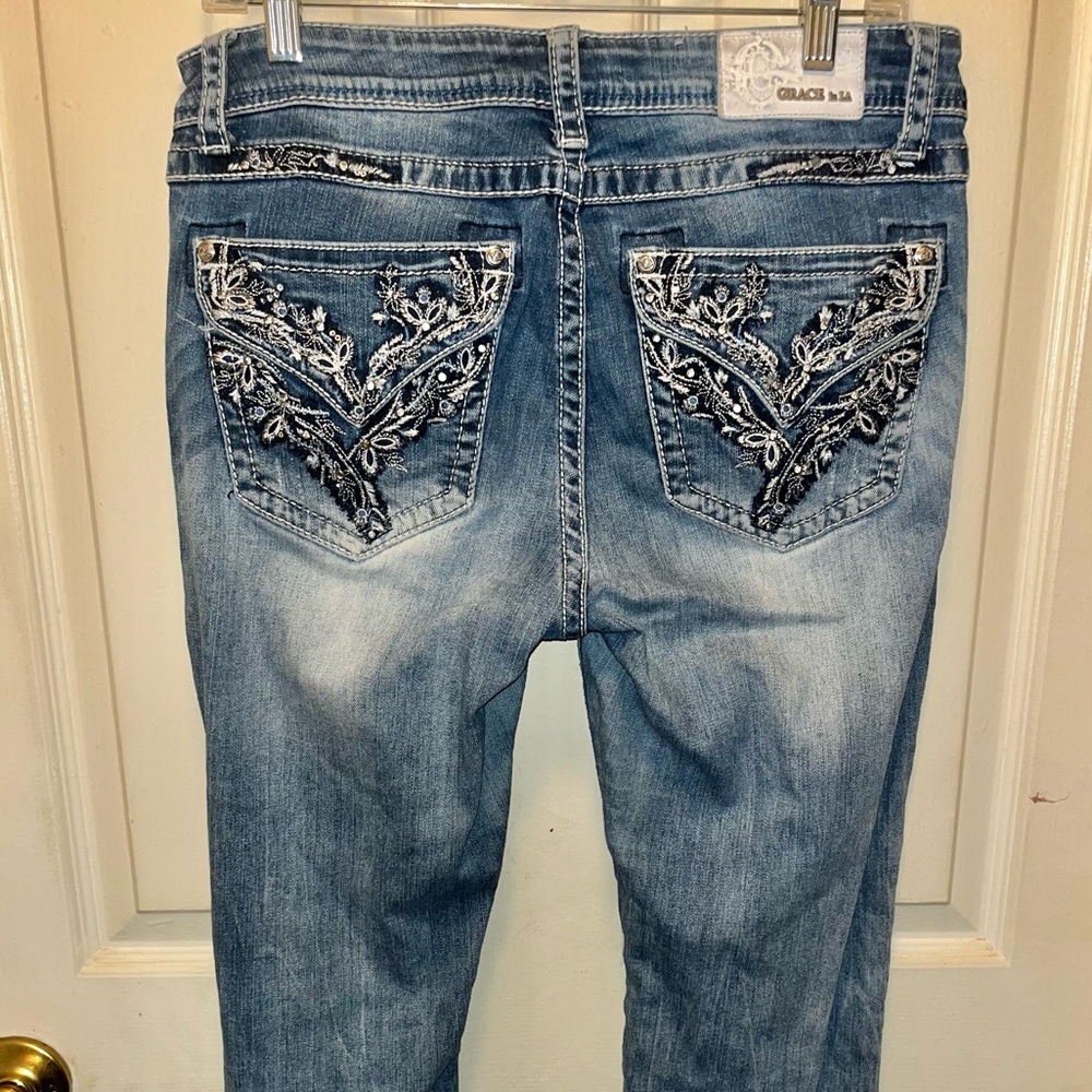 GRACE IN LA Women’s Easy Fit Denim Jeans. Waist 32. Inseam 34.